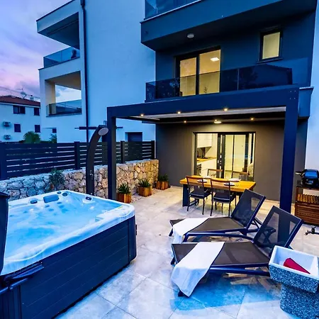 Superior Apartments Malinska Exterior photo